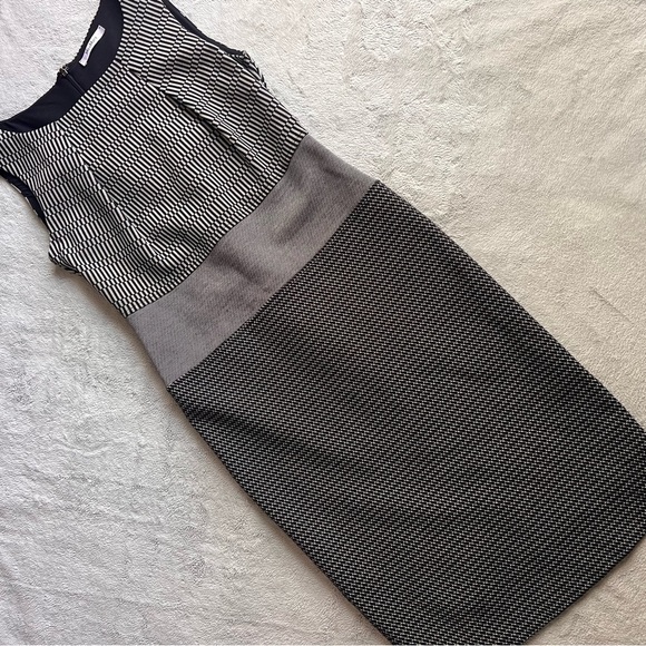MaxMara Monochrome Geometric Knit Sleeveless Sheath Workwear Dress - Picture 1 of 16